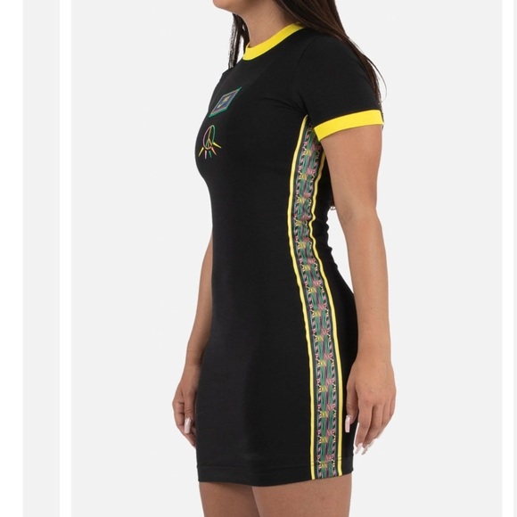 NIKE Essential Peace Bodycon Dress - Picture 2 of 9